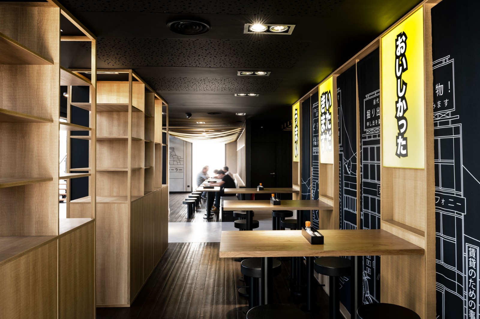 法式设计公司打造日式餐厅，时空穿越的怀旧街头风-6