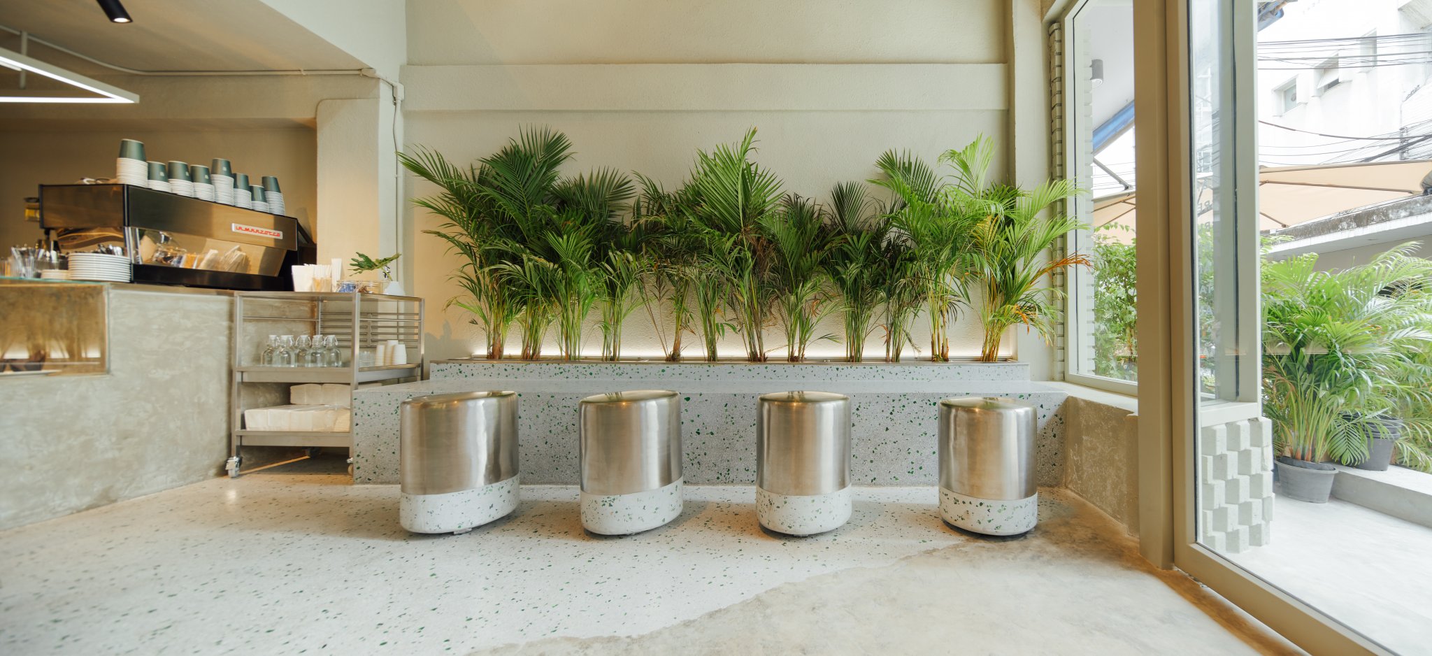 曼谷绿色森林里的简约艺术咖啡厅丨泰国曼谷丨Taste Space Co.,Ltd.-9