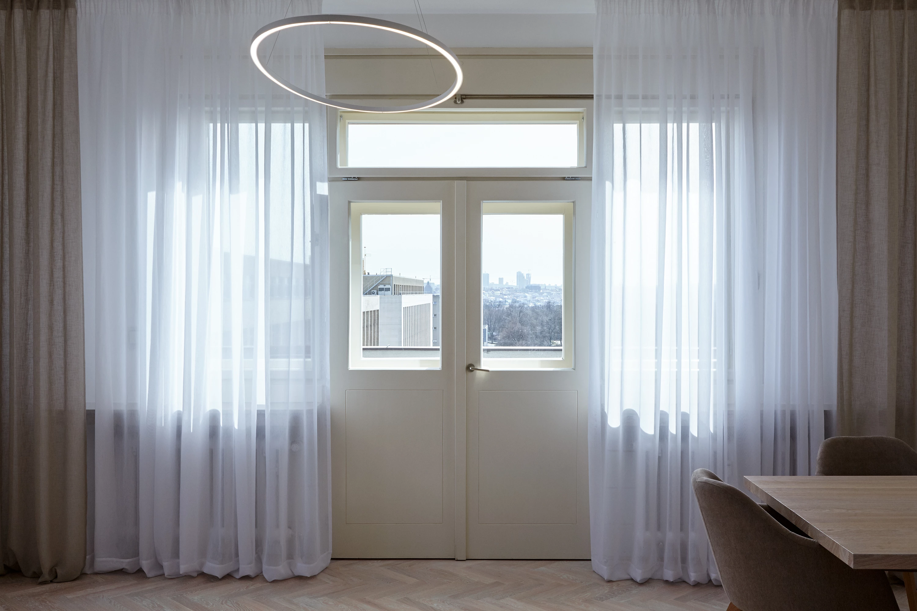 复古与现代共融的捷克公寓设计-20