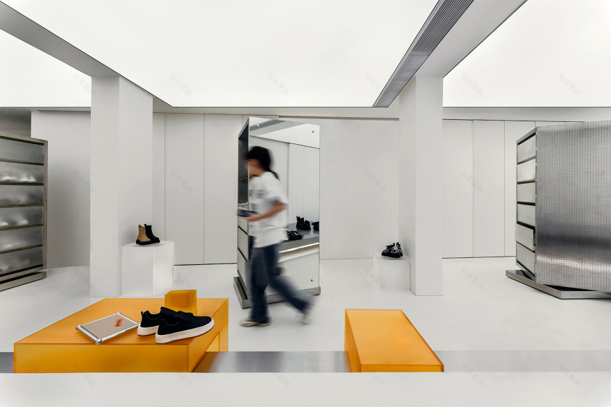 Sgirl 仓储式批发概念店丨中国广州丨RBA|Urban Object-26