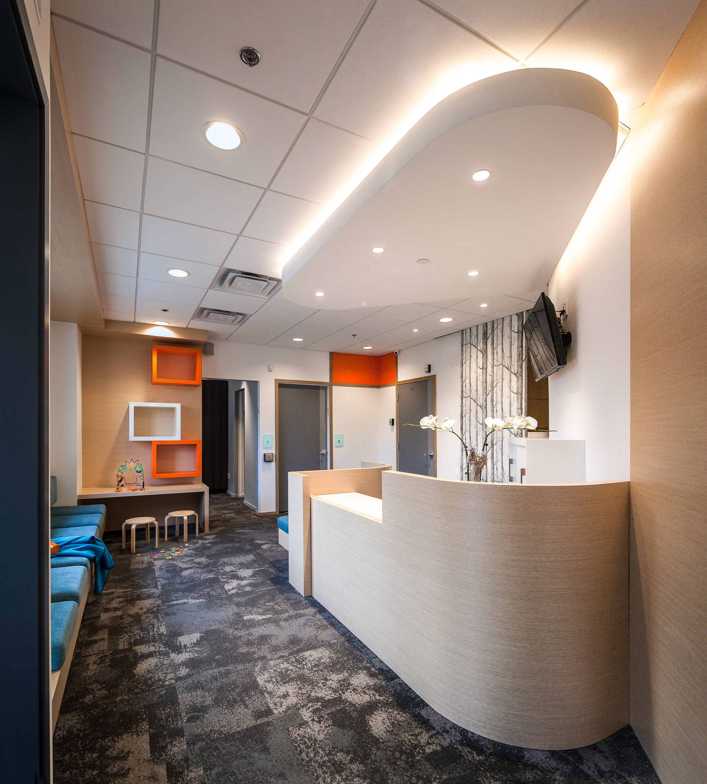 打破常规的 Yorkville Design Centre 医生办公室-7