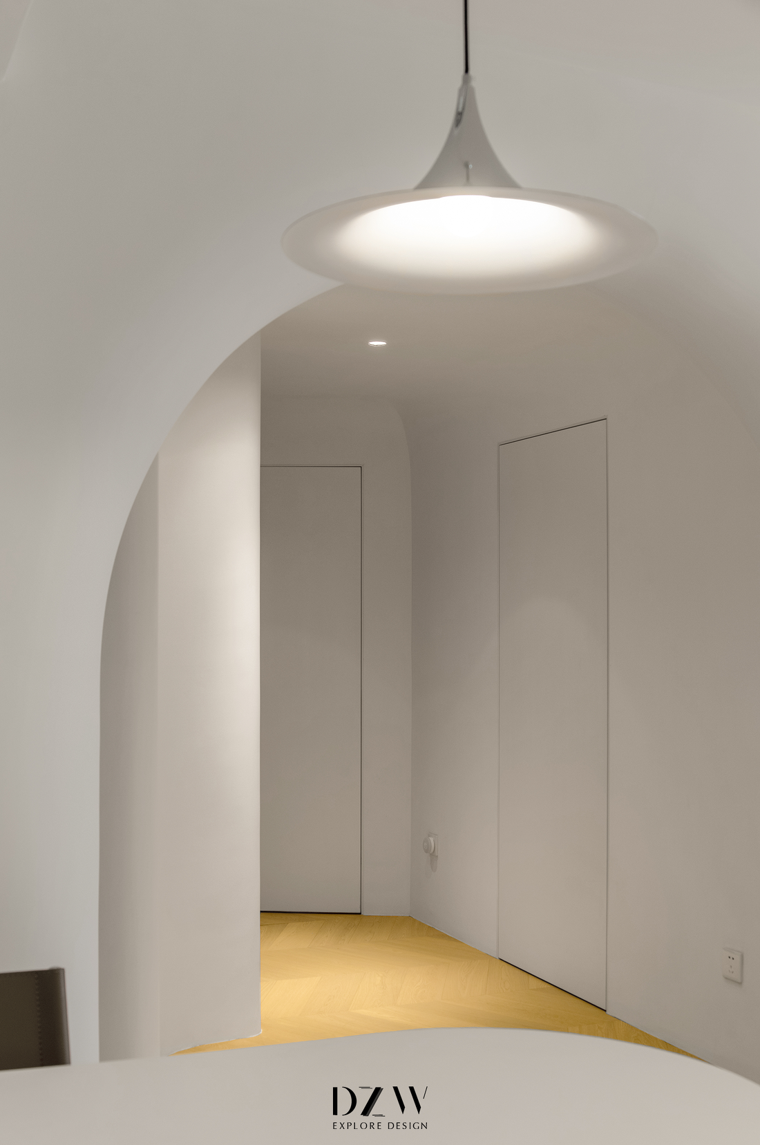 弧形拱门,波浪墙面新居设计-27