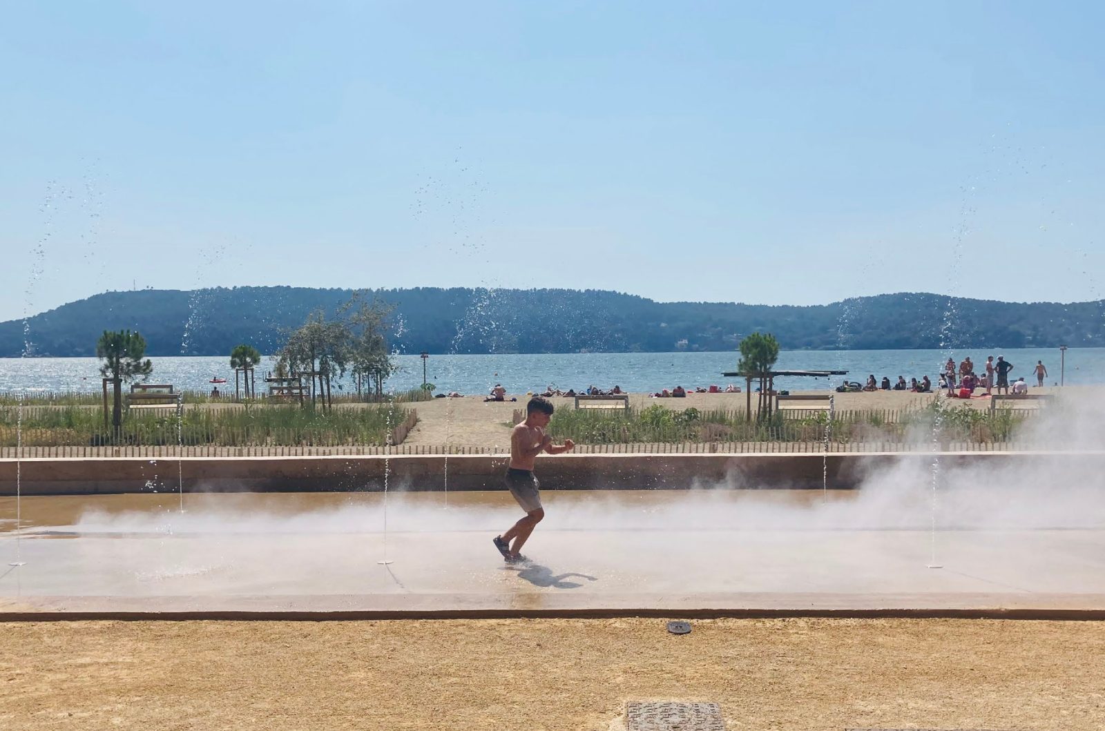 圣沙马（Saint  Chamas）河岸改造项目丨法国丨Atelier Marion Talagrand等多家机构-13