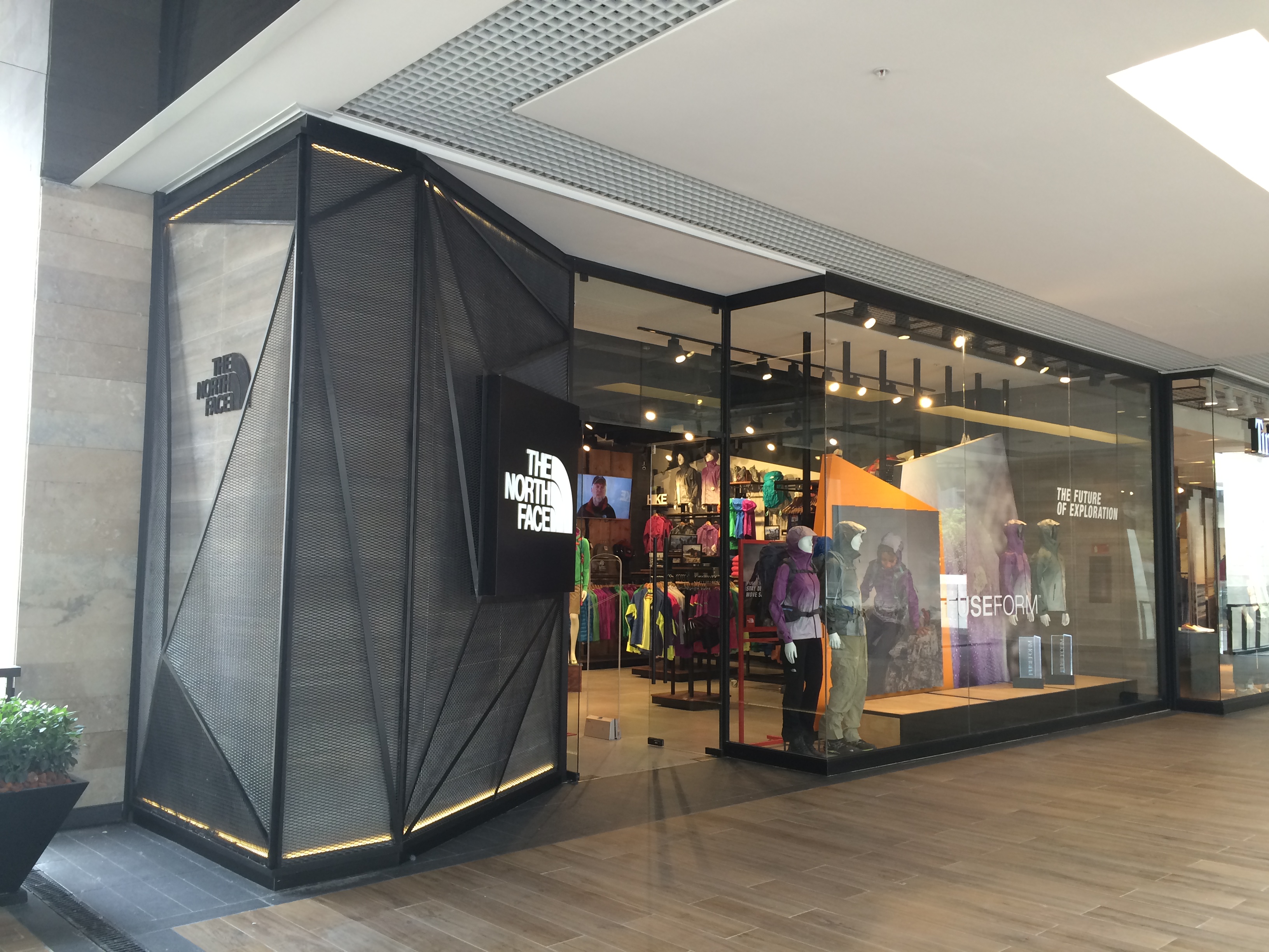 北面品牌零售店 | PM200 Arquitectos 打造运动商场新概念-10