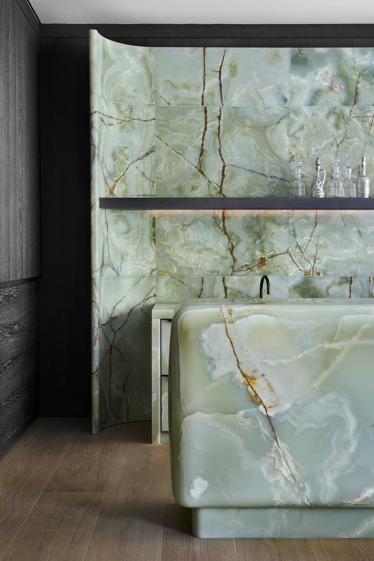 慕尼黑四层现代住宅 | 绿玛瑙石厨房，保龄球馆与自然光-20