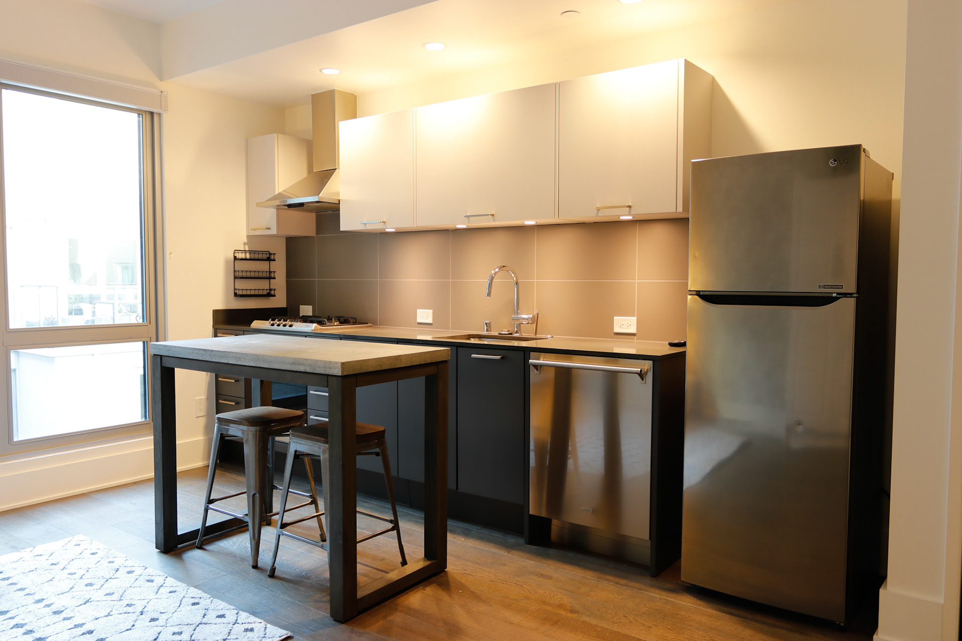 Market St, SF. 94103. AEB 5 Brackets-5