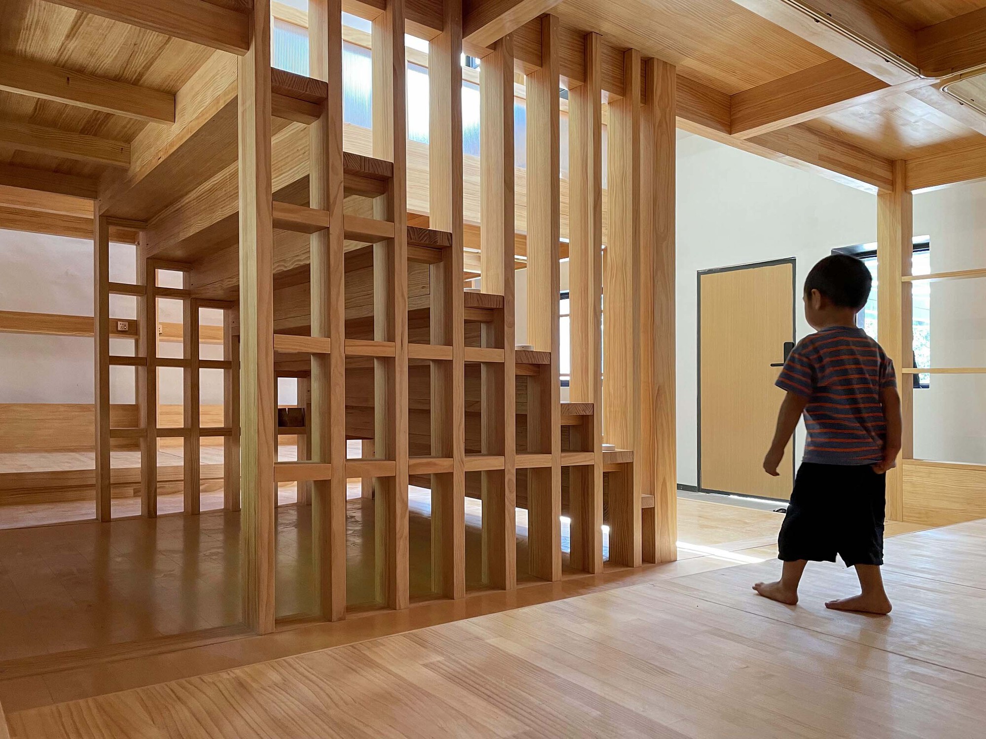 国梁艺术大学生研究训练计划中心丨中国-27