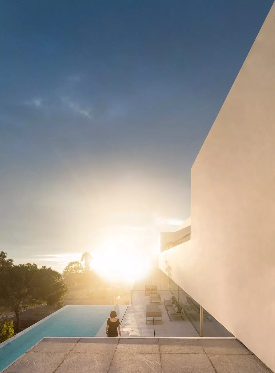 极简主义设计，葡萄牙里斯本的通透空间美学-47