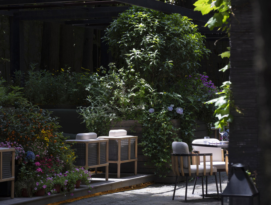 RooMoo · 延续场地特色,打造自然的用餐环境丨中国上海丨上海黑泡泡建筑装饰设计工程有限公司-5