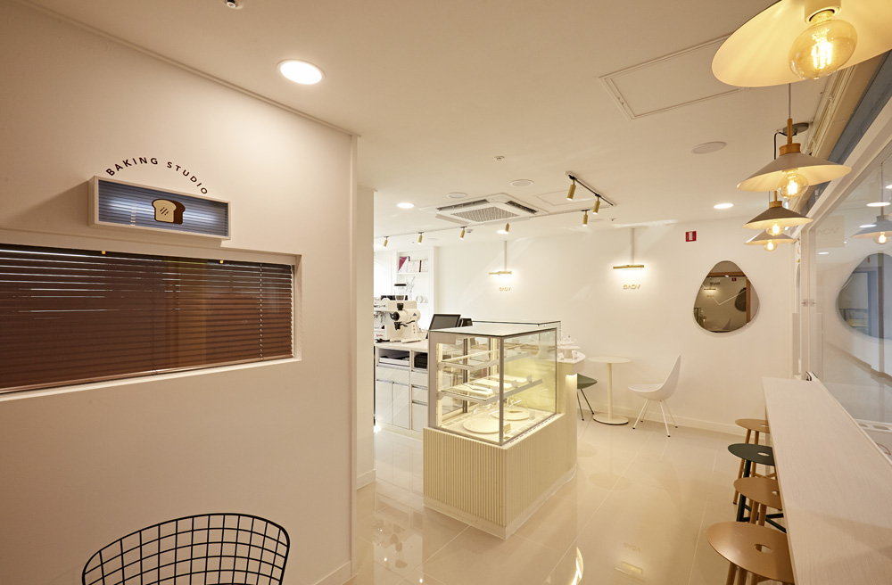 简约可爱 15 坪甜点咖啡厅设计-6
