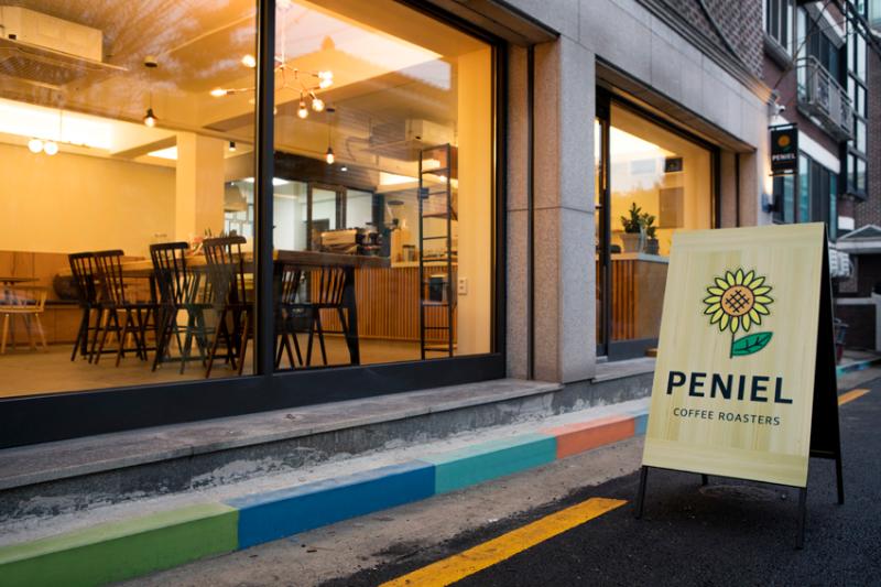 20 平极简咖啡厅，木质与白色的无压空间-3