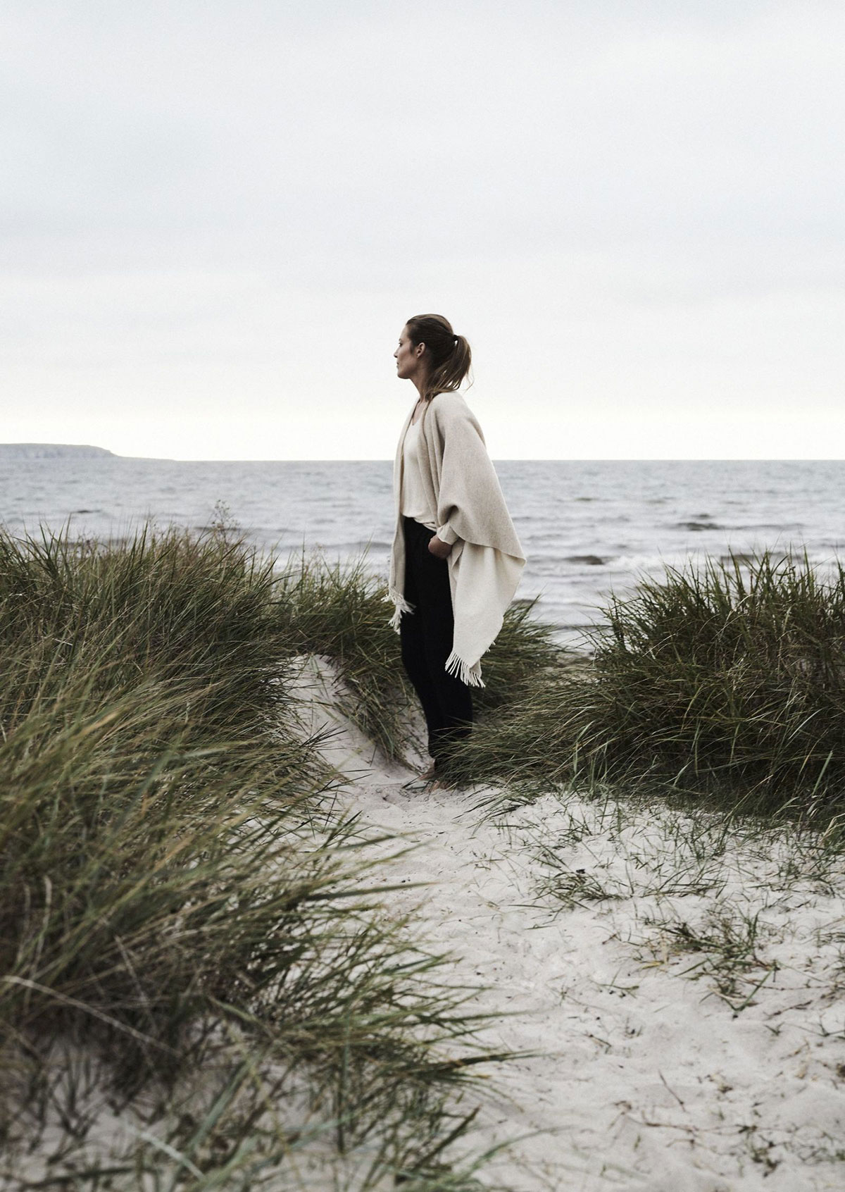 瑞典哥特兰岛的石制别墅 | 回归自然的摩登北欧风-6