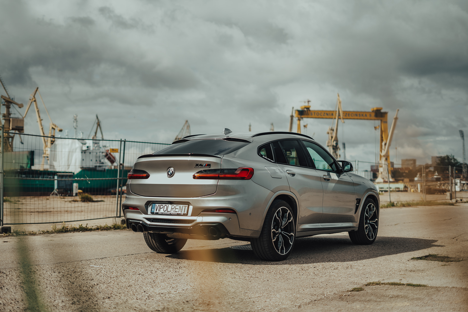 BMW X4 M Competition 汽车租赁丨Vipol Rent Cars-8