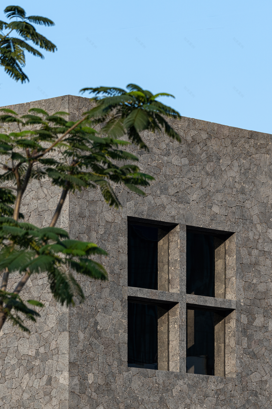 田间之上中国湘菜馆丨中国广州丨黑白木设计-6