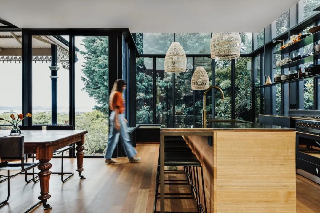 蔚来房屋|| 加建钢构玻璃屋，老建筑新生命-11