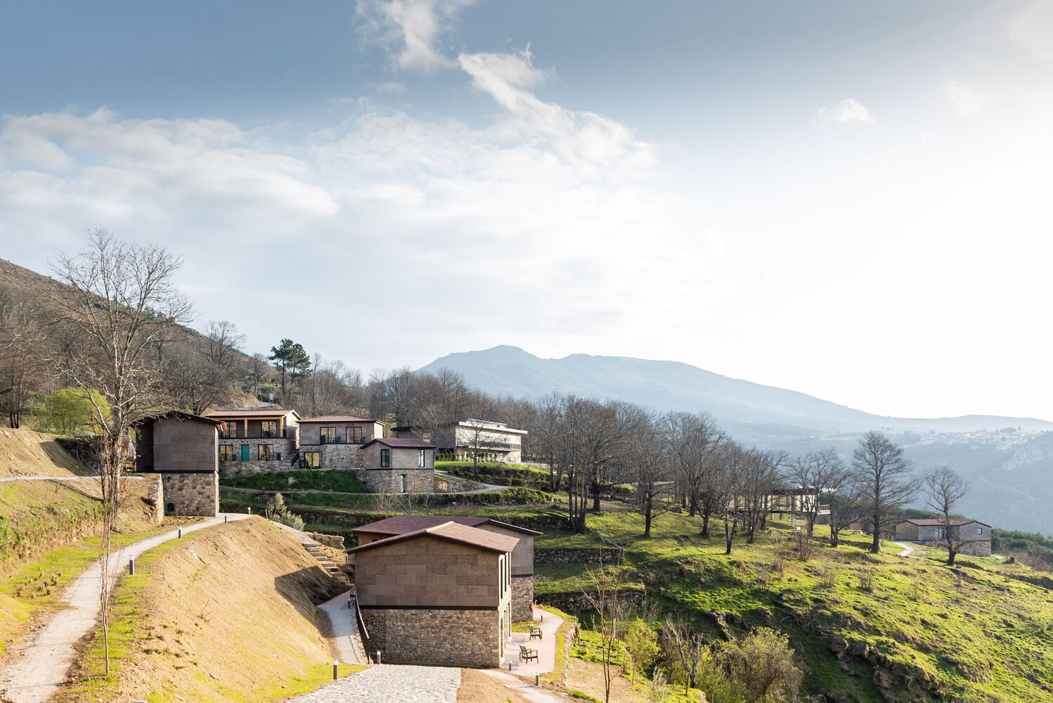 葡萄牙山脉中的和谐身心灵康养中心丨PLATAFORMArq-40