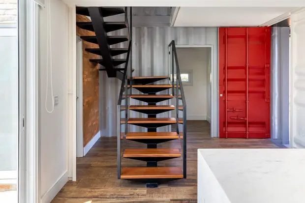 巴西集装箱住宅 | 木质设计打造温馨家居-7