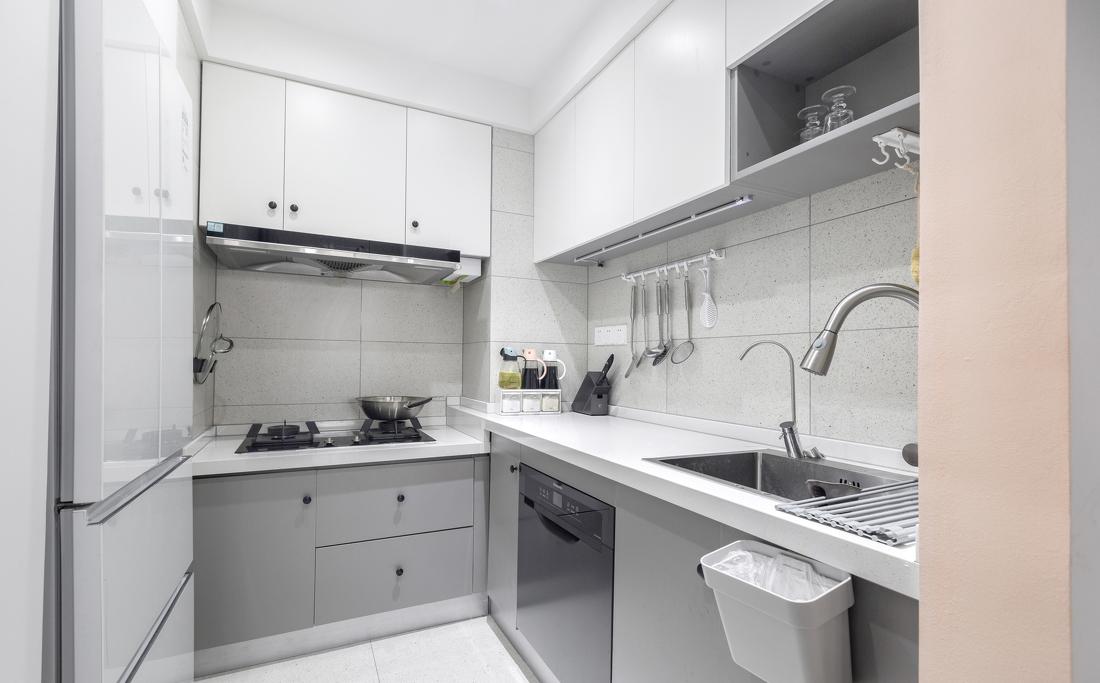 小户型现代简约风设计 | 色彩缤纷,布局巧妙-32