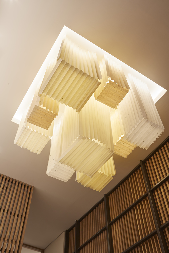 铝制发光外立面打造美食总部-30