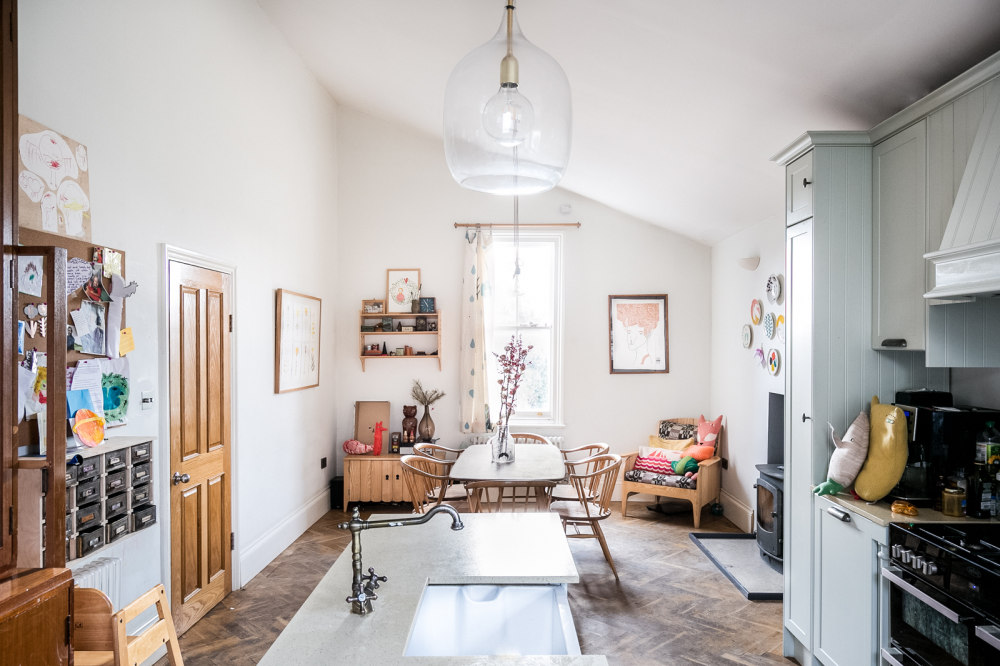 现代之家 | 伦敦莱顿斯通的温馨圣诞设计-7