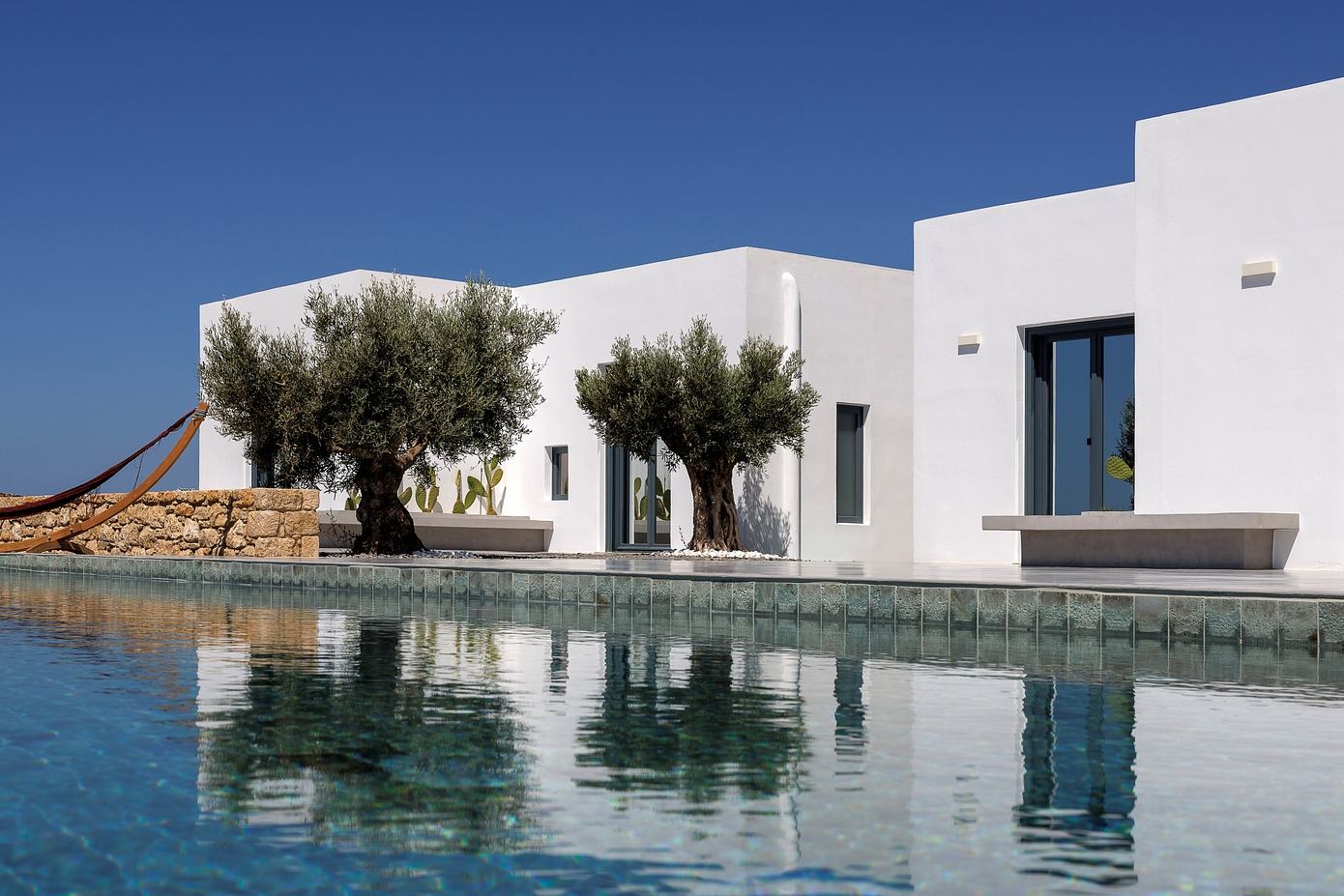 Fanos Guesthouse: Island Courtyard Living Shaped 丨 Wind and Greek Sun-1