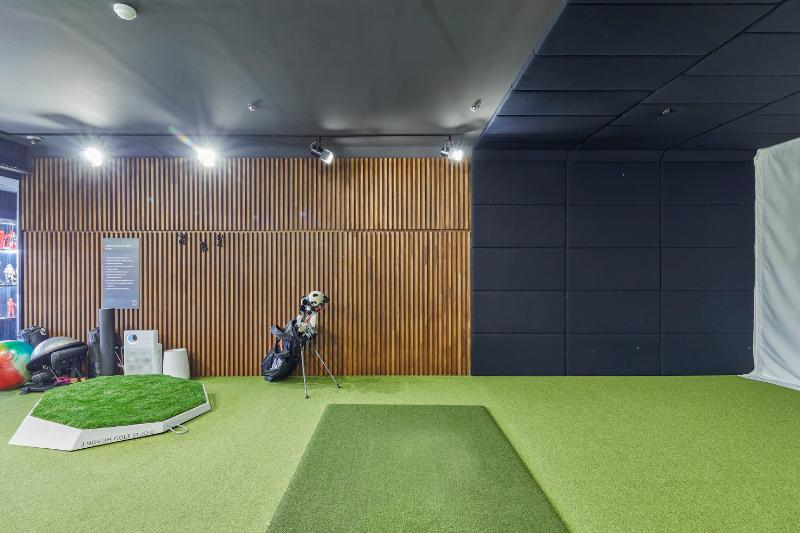 简约高雅的杰诺姆高尔夫球室内设计-5