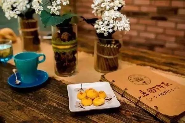 文艺大叔租下8亩林场，花16年种花养草，如今惊艳世人，连美国杂志都给他点赞-178