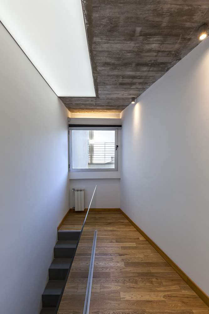 阿根廷“绿意盎然”的三层住宅设计-39