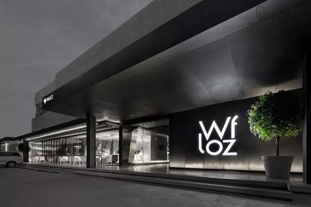 周杰伦在深圳开了一家“黑网吧”,占地千平,非常奢华!-6