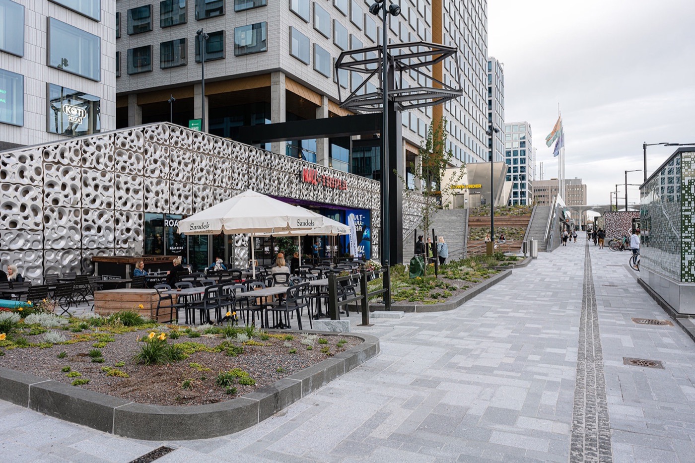 芬兰赫尔辛基 Tripla 购物中心绿色景观设计-10