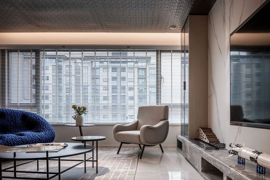 现代温馨与浪漫的居住空间-14