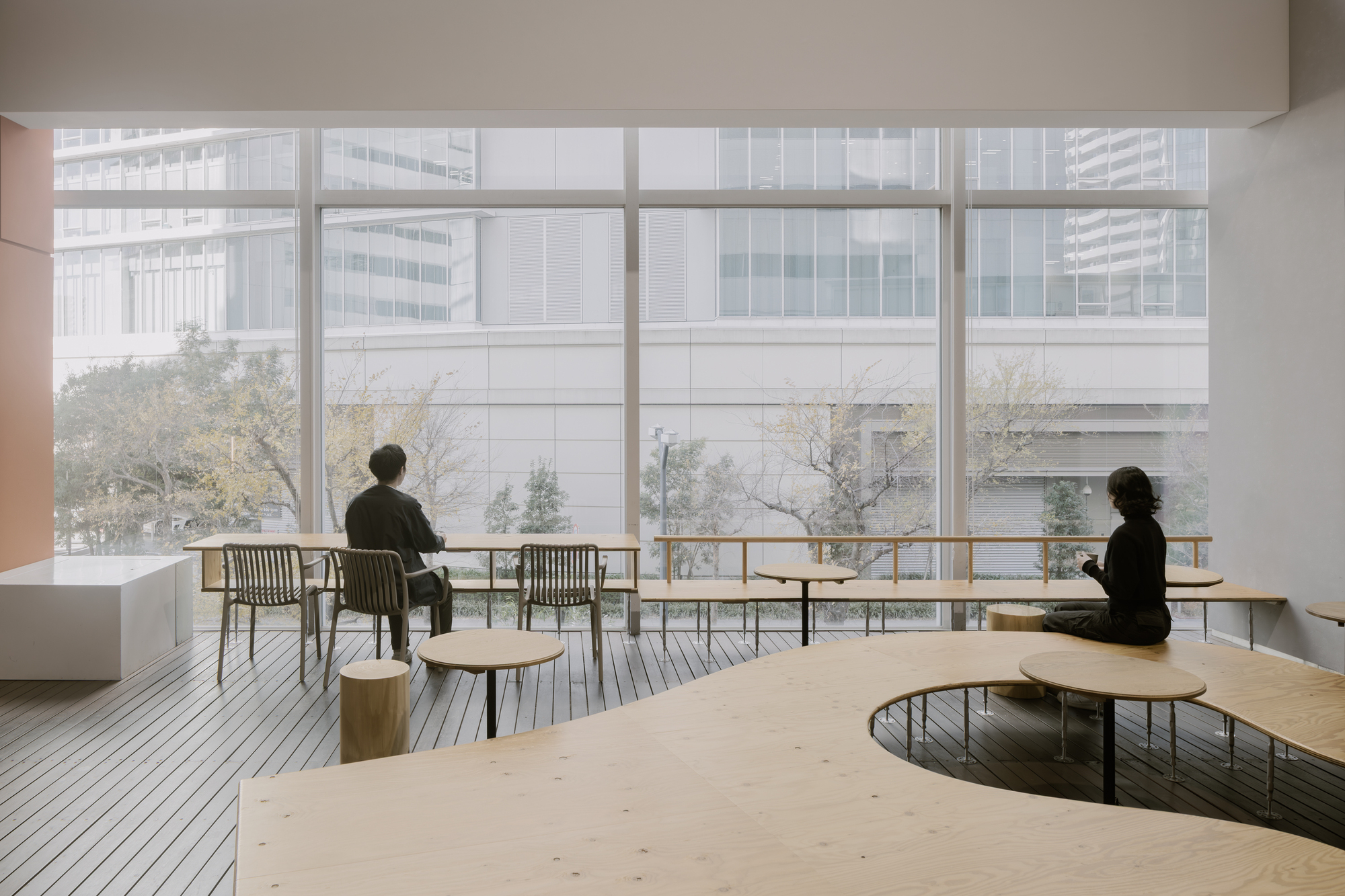 滨松町未来港泊位咖啡,萩庄(注:HAGISO可能不是常见词汇,这里按音译处理,若有更明确背景可进一步精准翻译) 丨日本-13