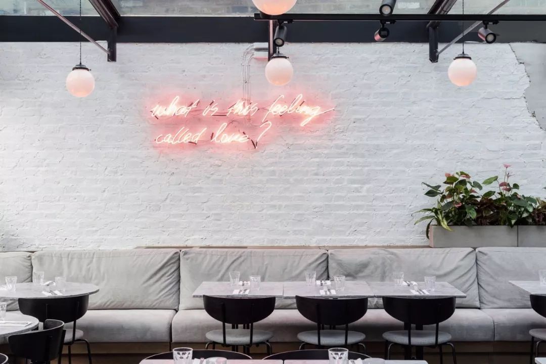 伦敦格林威治 Grind 餐厅 | 历史建筑中的现代粉色梦幻空间-16