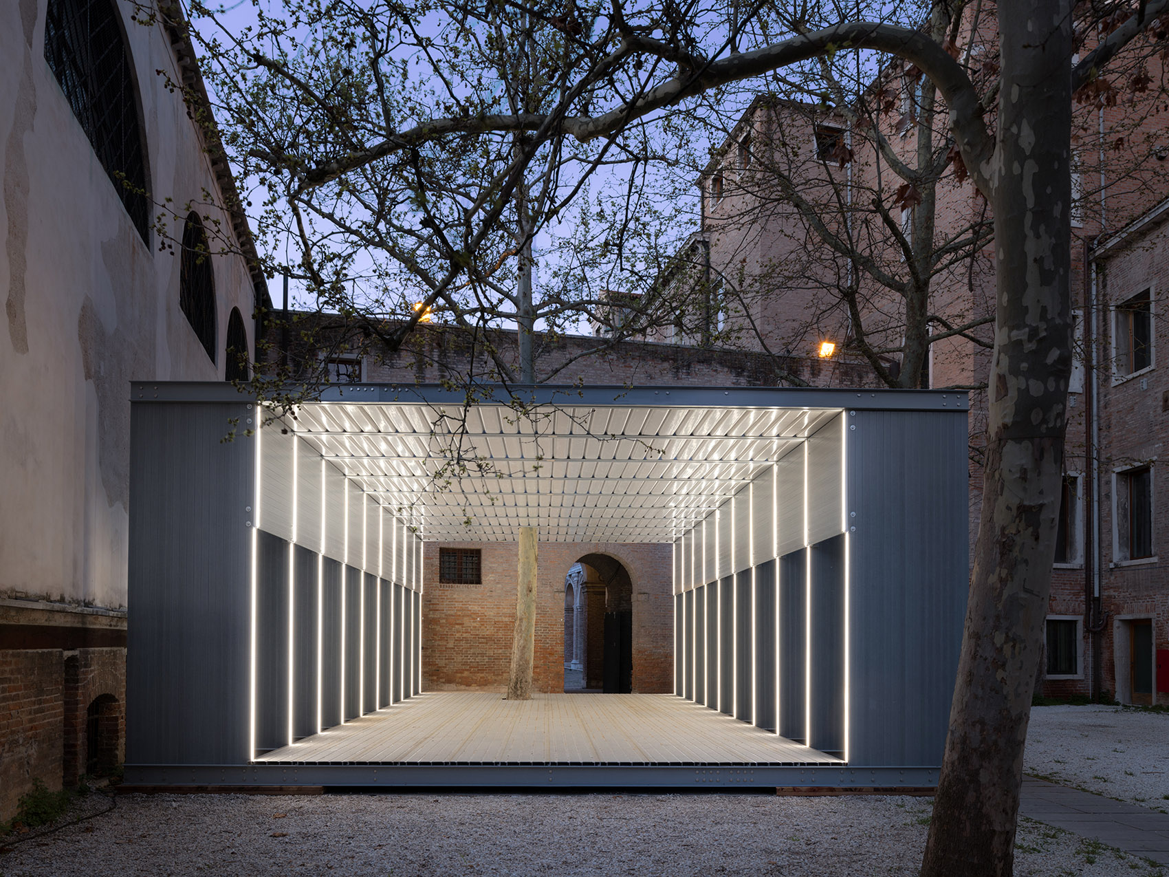 LightMotiv展亭，意大利威尼斯 / Davide Del Sante 和 Damiano Mazzocchini -21