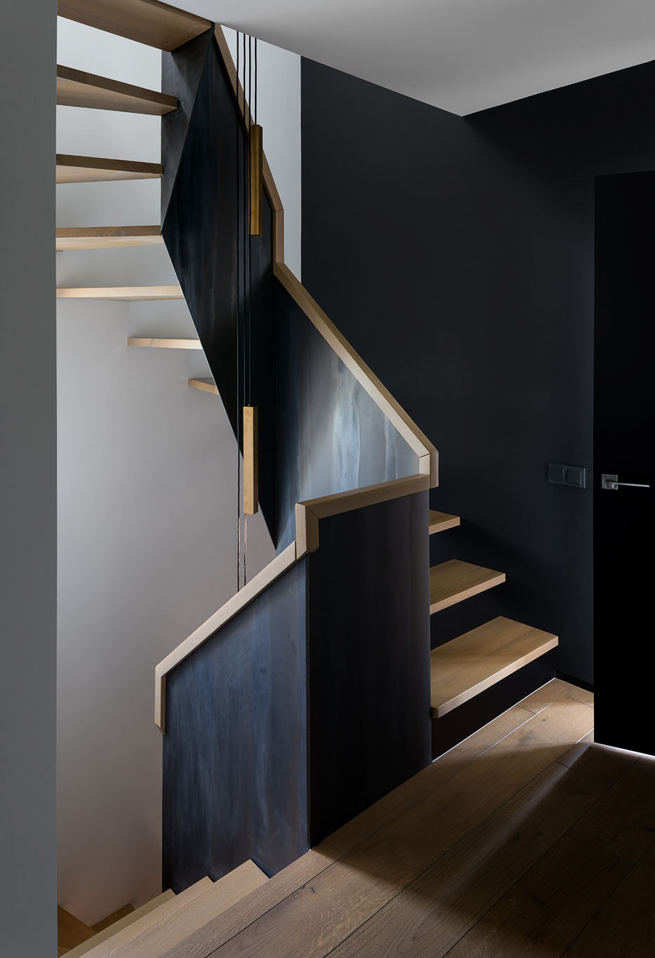 使用灰蓝色调的60平现代公寓设计-12