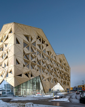 朱韦伦（注：这是根据发音进行的音译，如果Juvelen有特定的专业领域含义，需结合具体语境给出更准确的翻译） 丨瑞典乌普萨拉