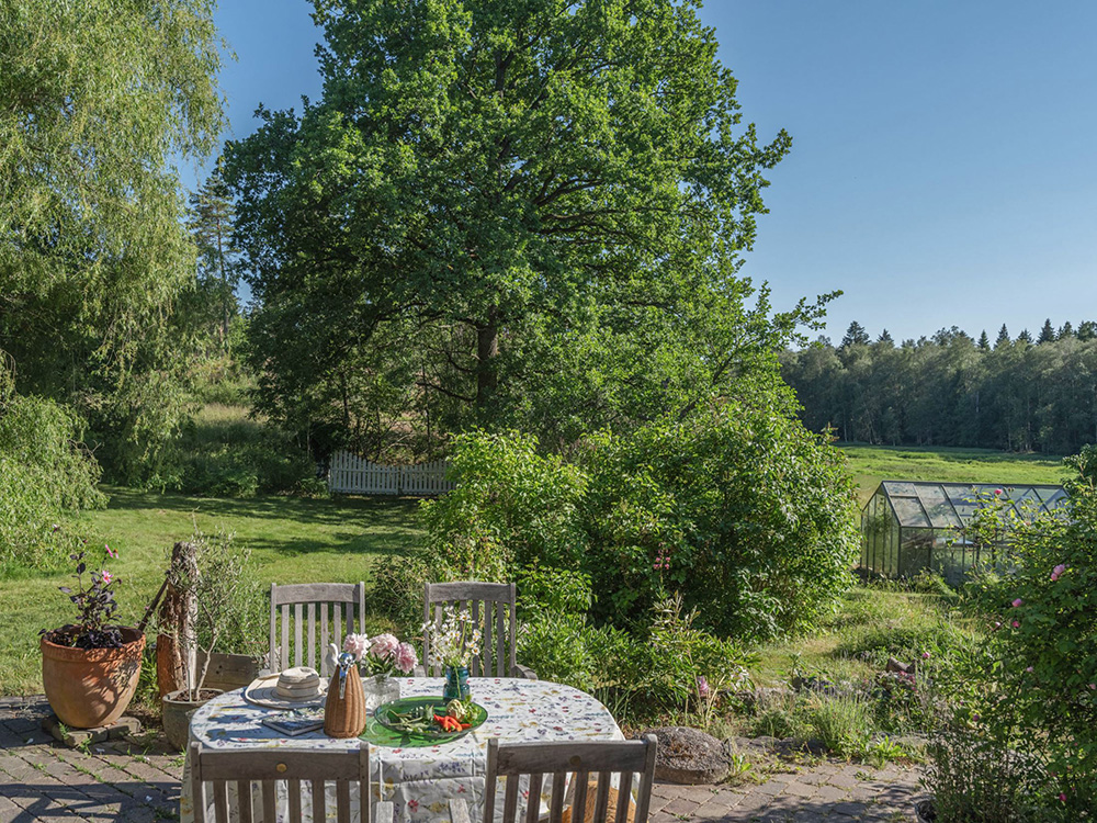 瑞典老村校改造的大型明亮别墅-19