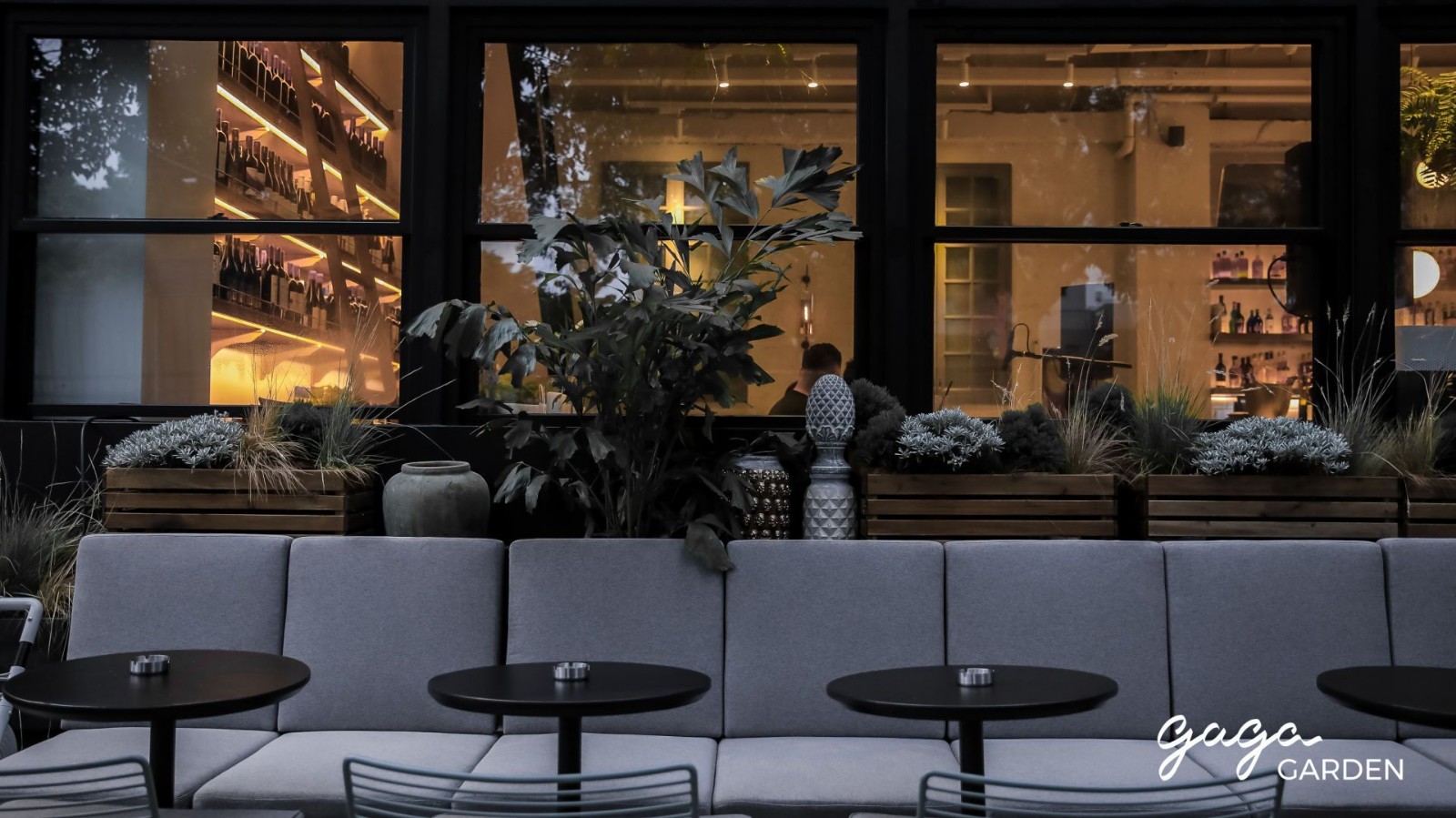 意外走红的"gaga Garden" | 旧桌布局新风貌-15