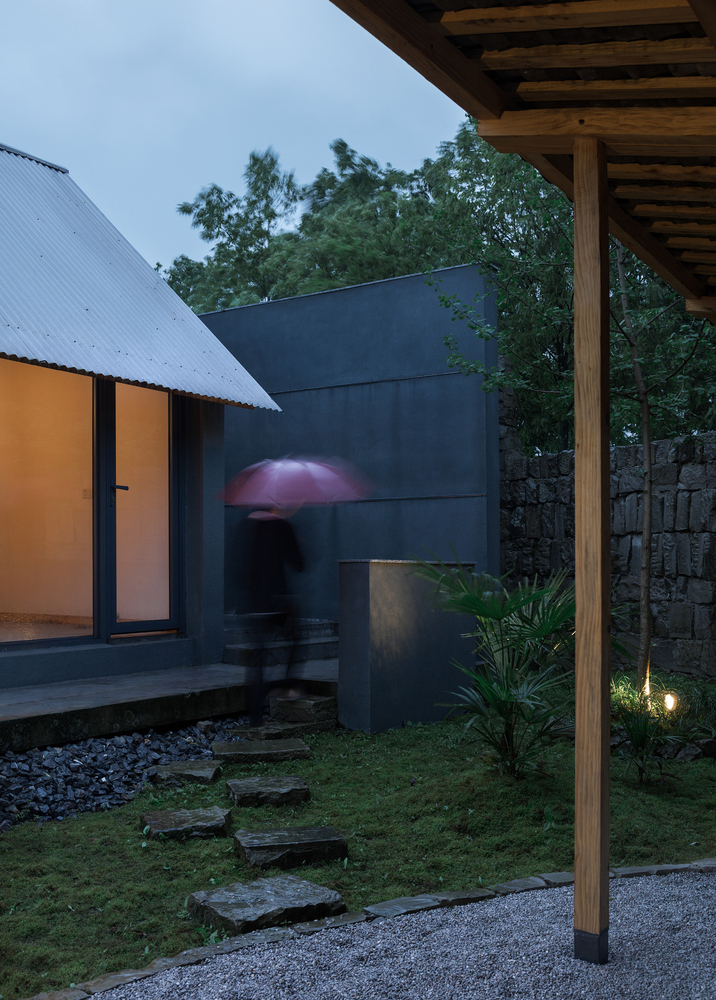 Unique and simple Rain House created by Describing Architecture Studio to blend traditional Chinese architecture and modern living 独具特色、简约的RainHouse，由描述建筑工作室，将中国传统建筑与现代生活融为一体。-25