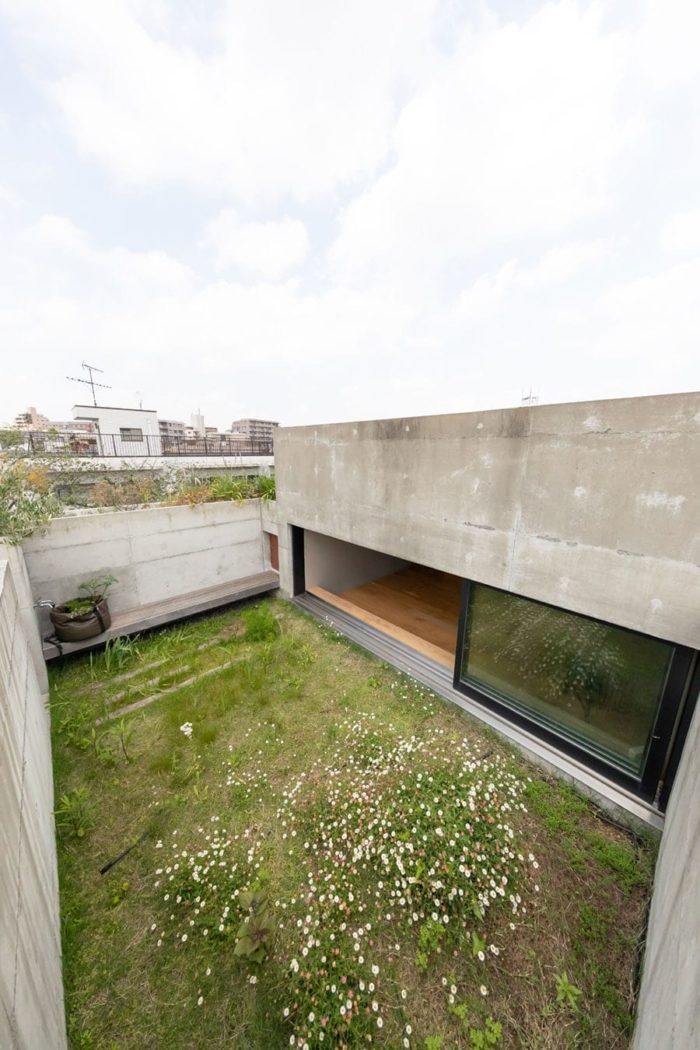 外に閉じ中に開く緑の家緑道の緑と一体化したRC造の立体庭園 | Green | 100%LiFE-4