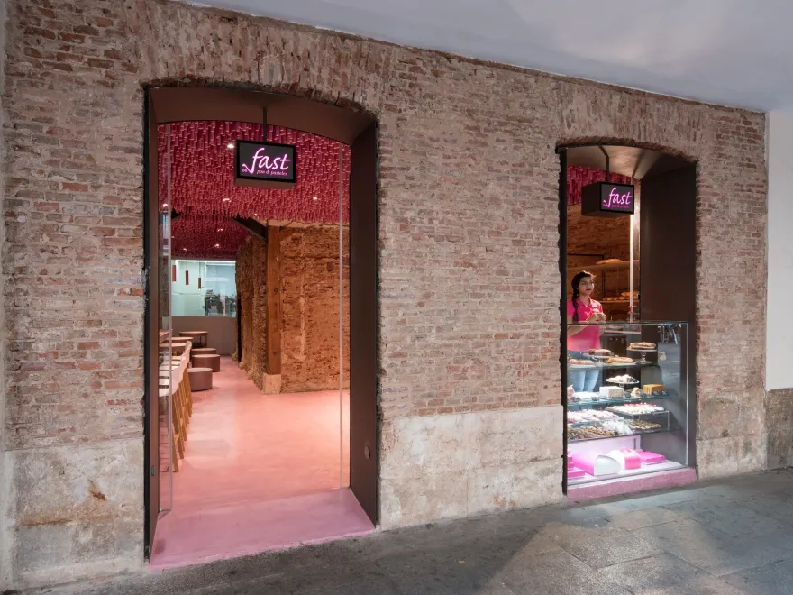 马德里粉色木棍艺术装置面包店丨西班牙马德里丨IDEO arquitectura-36