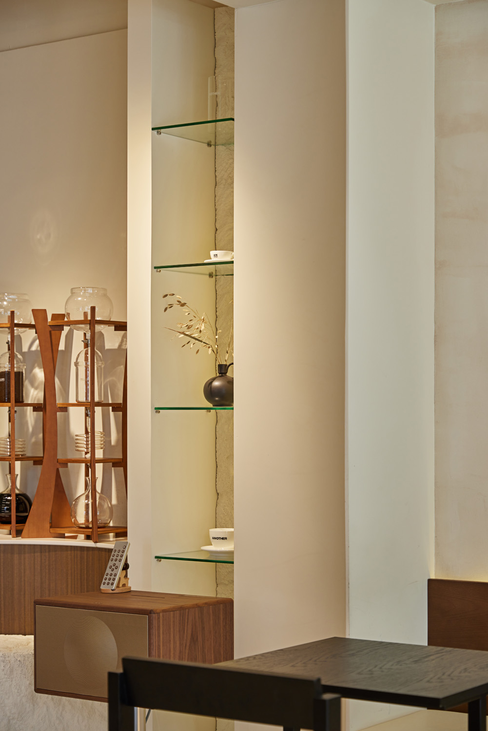 白色与木质，打造 27 平米高级公寓-18