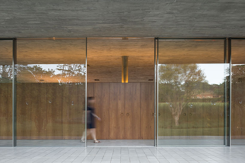 巴西 MK27 工作室打造独特曲线住宅 | Redux House-19