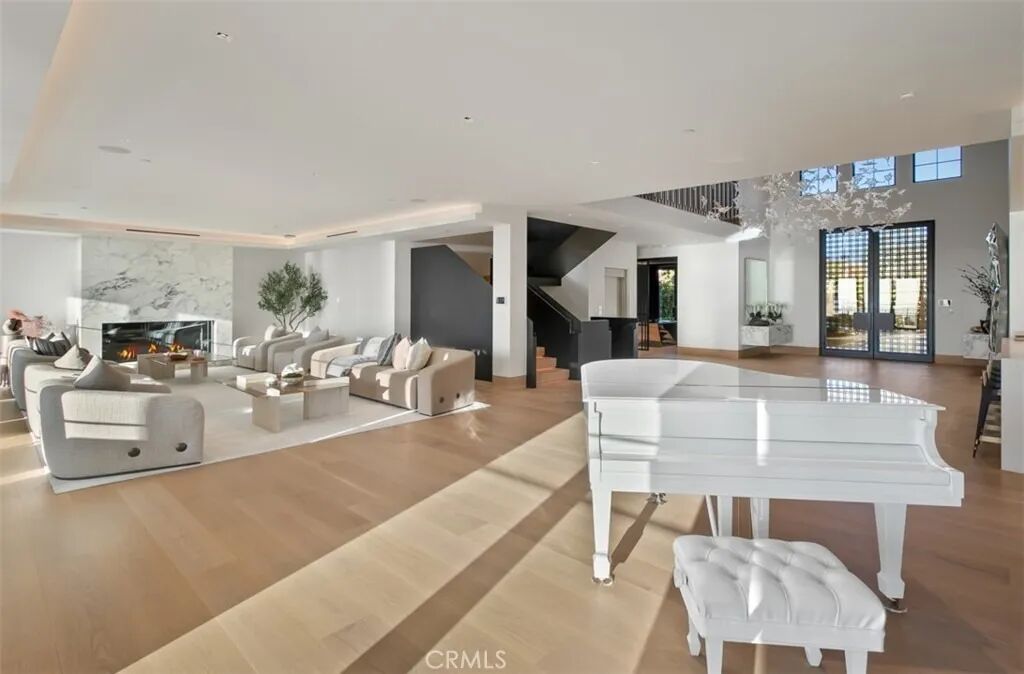 7Sailview-邂逅现代豪宅美学：建筑与室内设计的双重盛宴-15