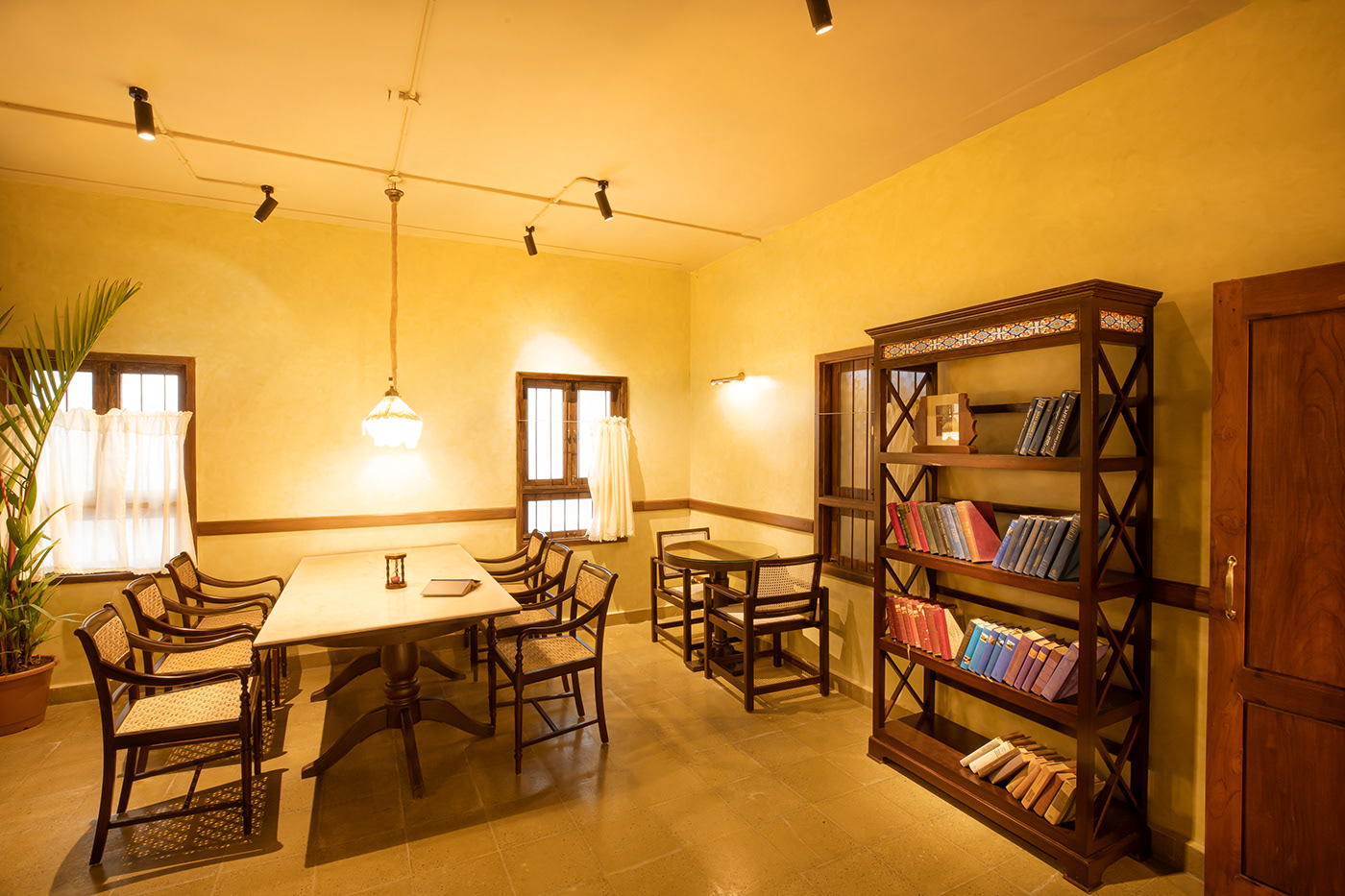 Anastasiya Gushchina 打造精致西餐厅-2