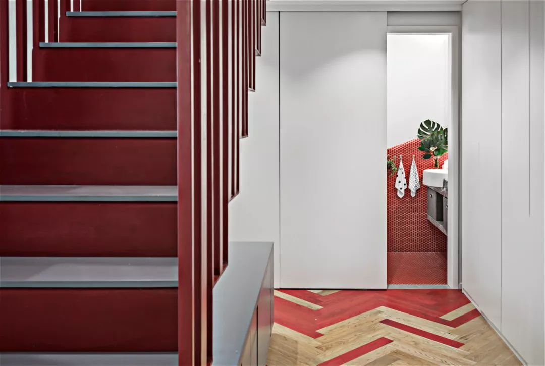 好酷！上海潮爸辣妈的92㎡Loft，后现代“悬浮”楼梯能做玄关能储物，大写的服气！ 缤视智造-60