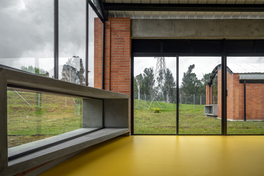 哥伦比亚 El Porvenir 儿童中心 · 自然融入学习的空间-24