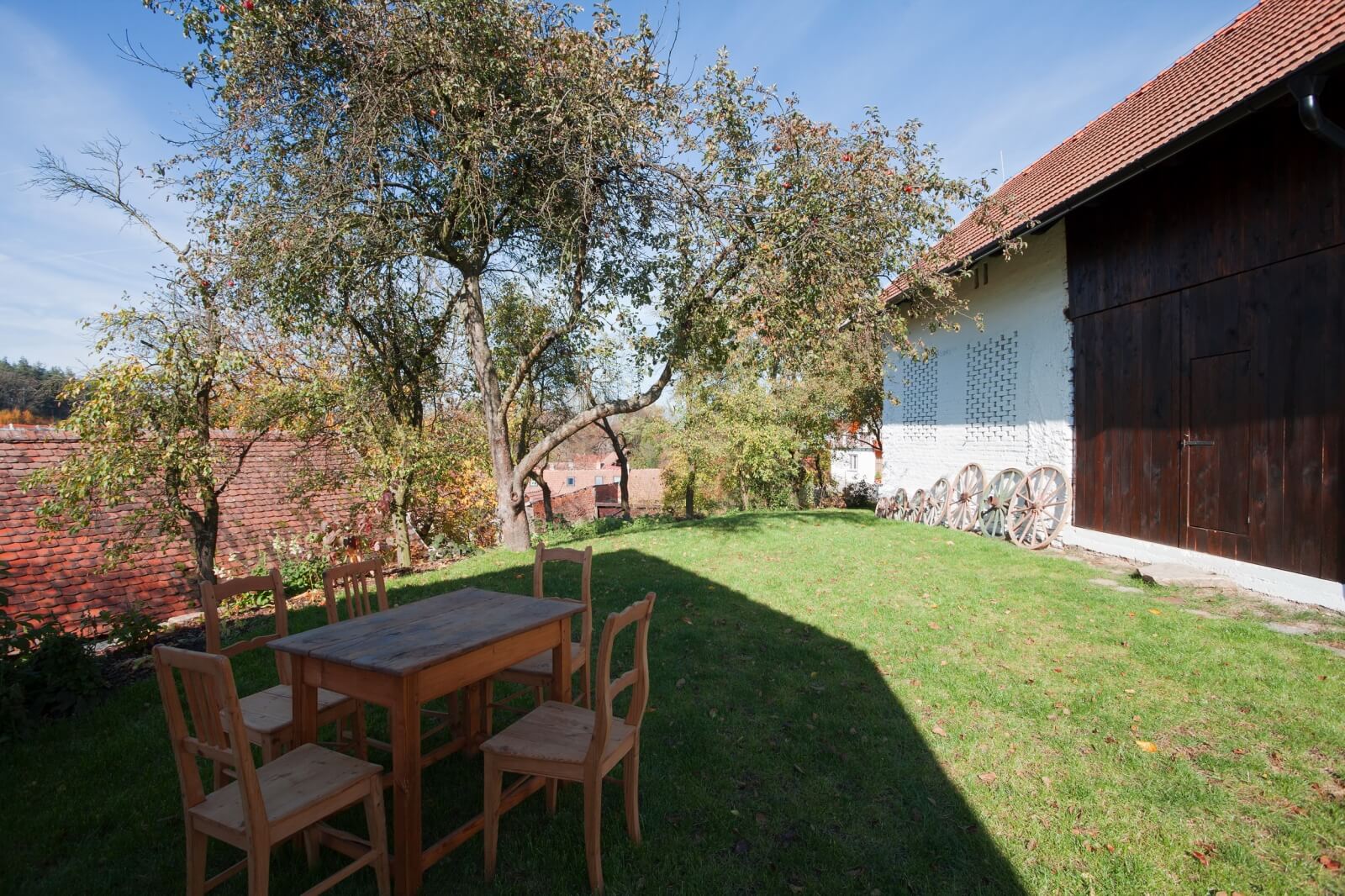 捷克Mladotice乡村老木屋改造项目-16