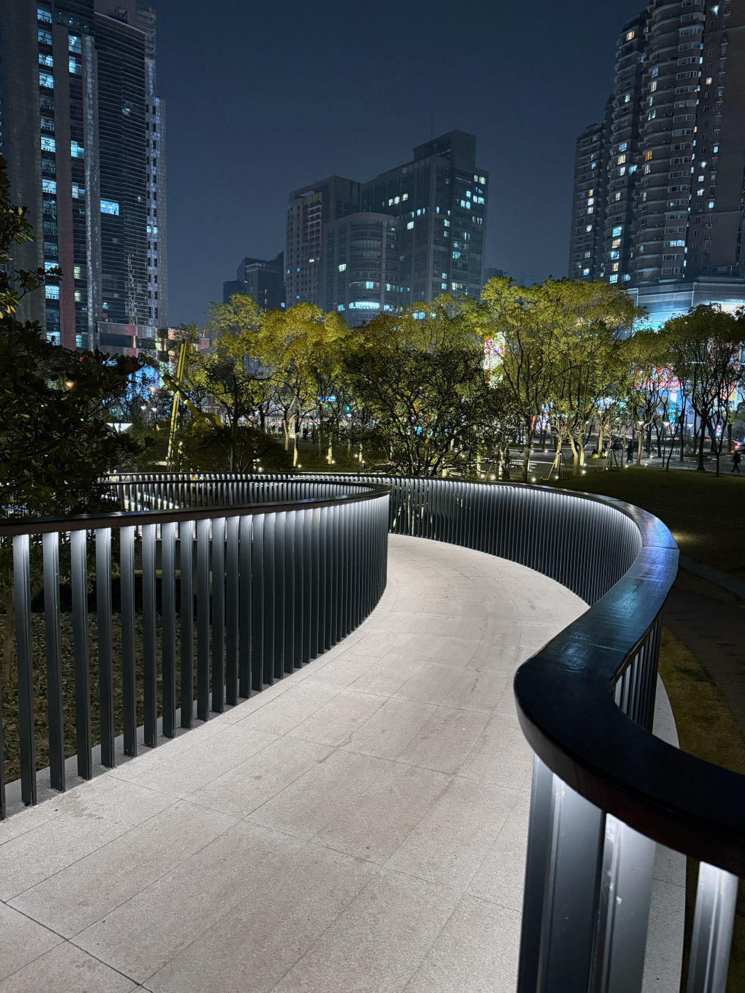 全龄友好的康养主题社区公园：上海长寿公园-115