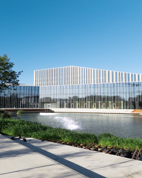 比得哥什音乐学院新校区，波兰 / plus3 architects